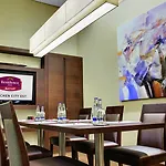 By Marriott East Отель