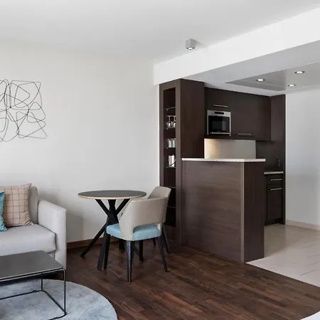 By Marriott East 4*