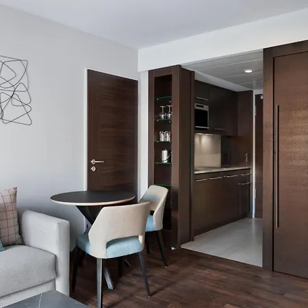 By Marriott East 4*