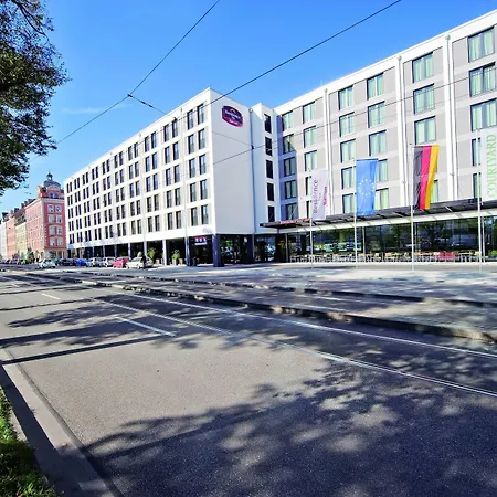 By Marriott East Отель 4*