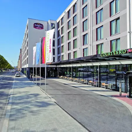 By Marriott East Отель Мюнхен