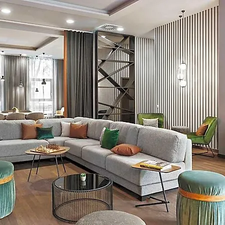 Otel By Marriott East 4*