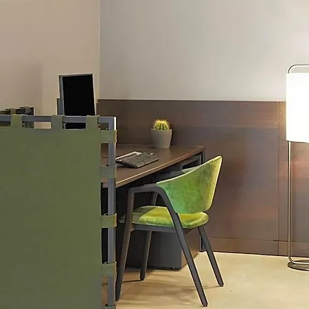 By Marriott East 4*
