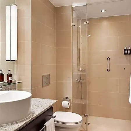 Otel By Marriott East 4*