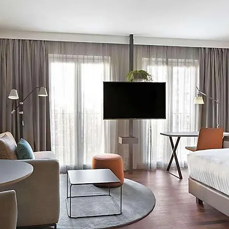 By Marriott East Otel 4*