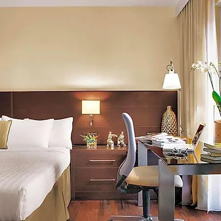 Otel By Marriott East 4*