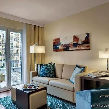 Hotel By Marriott East