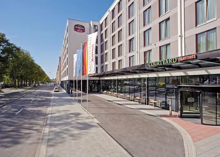 Hotel By Marriott East