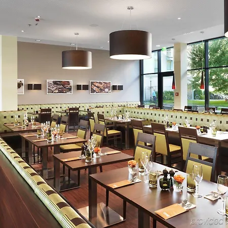 By Marriott East Отель