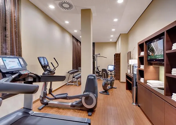 Szálloda By Marriott East 4*