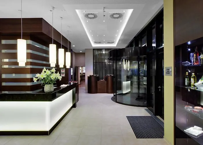 By Marriott East Szálloda