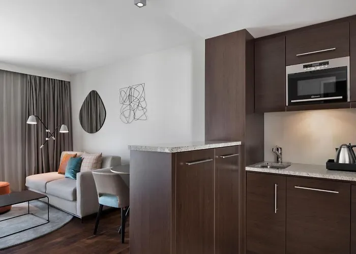 Szálloda By Marriott East