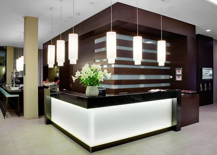 By Marriott East Szálloda