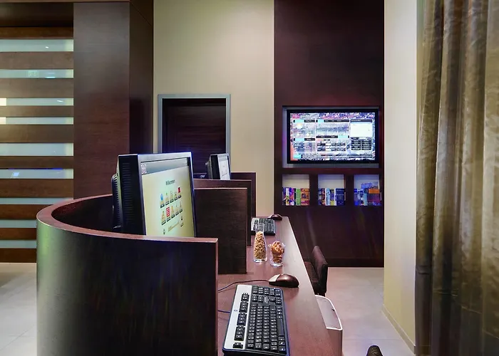 By Marriott East 4*