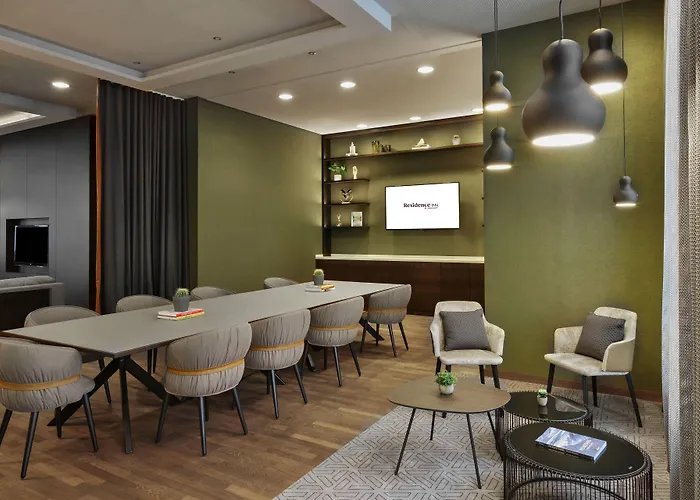By Marriott East Szálloda 4*