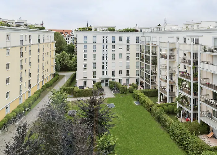 By Marriott East Szálloda 4*