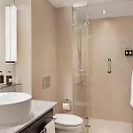 فندق ريسيدينس باي ماريوت شرق مدينة 4*