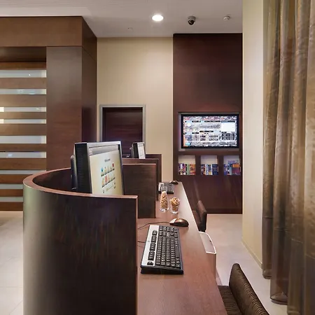 Hotel By Marriott East